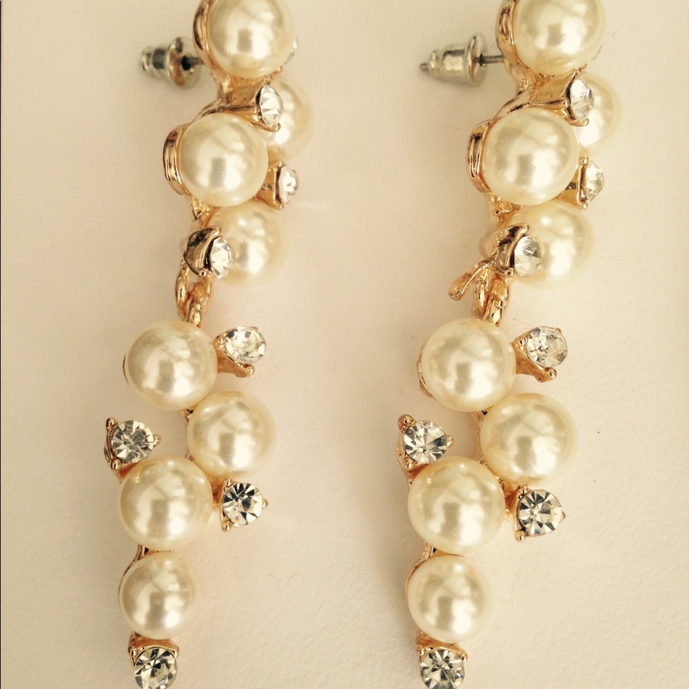 🎉HP🎉Brand new faux pearl and rhinestone earrings - Picture 2 of 2
